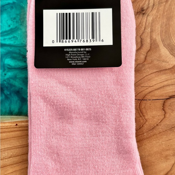 Star Wars Pink Yoda Socks - Picture 2 of 2